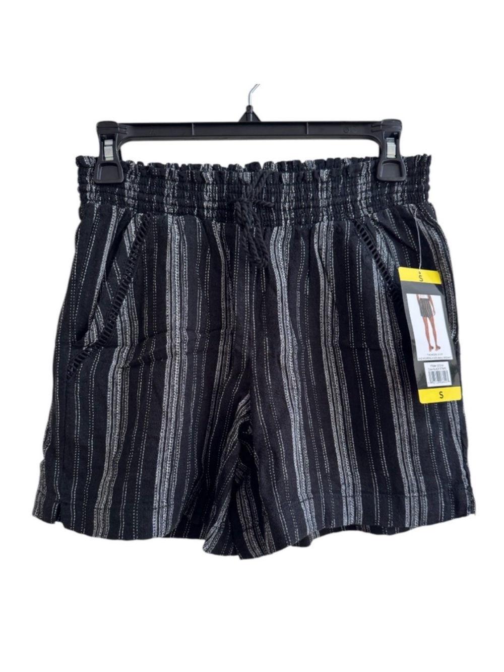 Briggs New York Women's Black Striped Shorts Inseam 5”